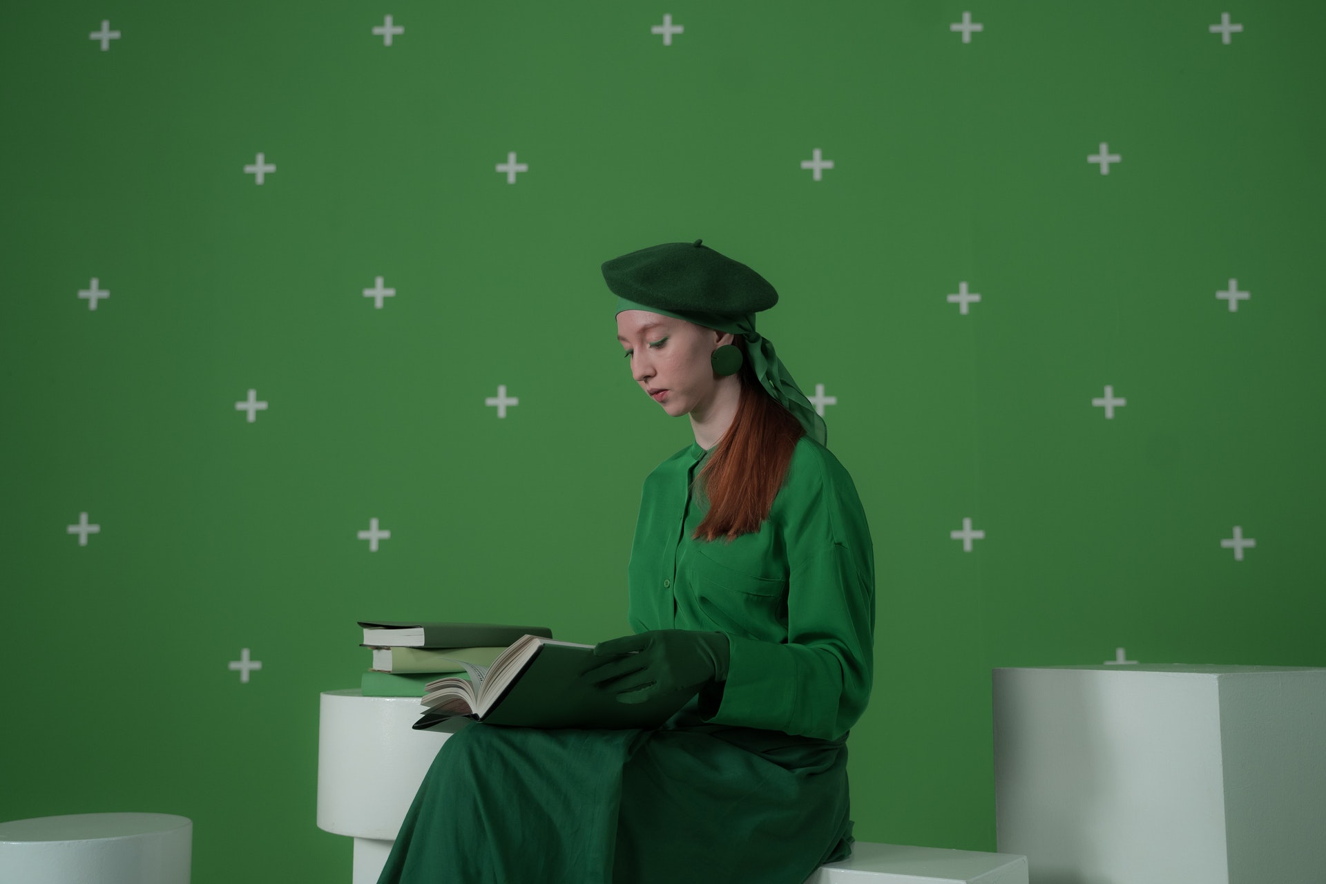 Smart Tips for Using a Green Screen Background Successfully